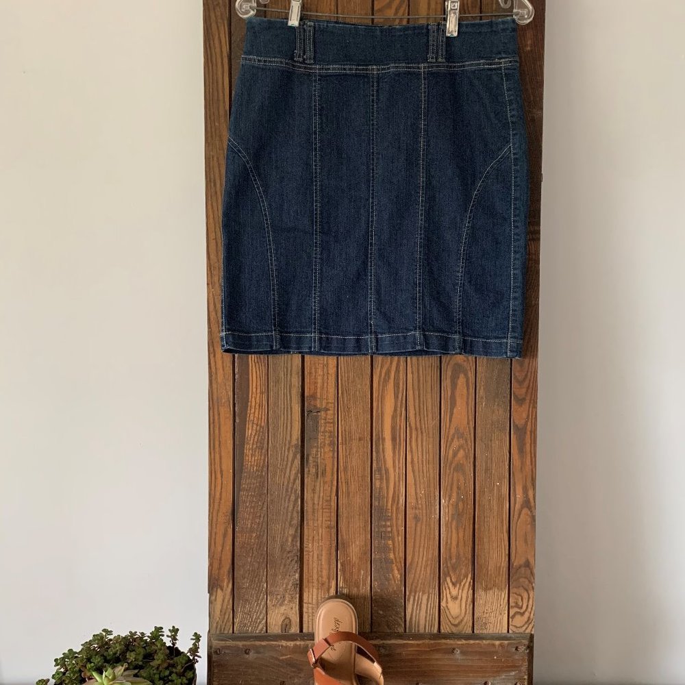 Ladies Insider Denim Skirt size 6